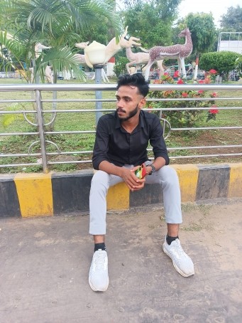 Lucky, 19, India