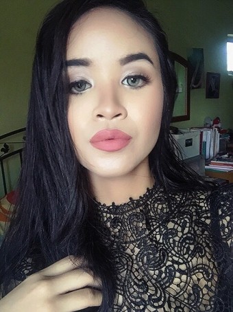 Elina, 23