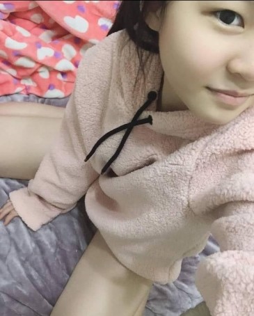 Vina, 18, Indonesia