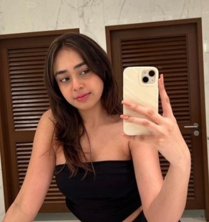 Riya, 23, India