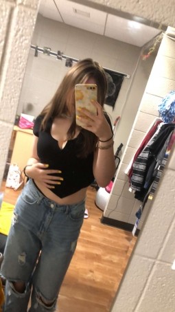 Sophia, 19, United States