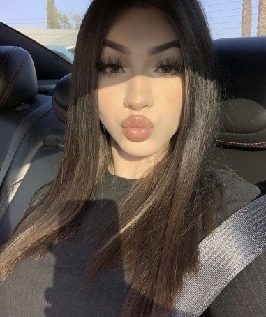 Kiki, 18, Belgium