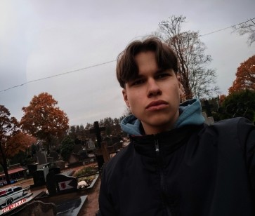 Dovisbozo, 18, United Kingdom