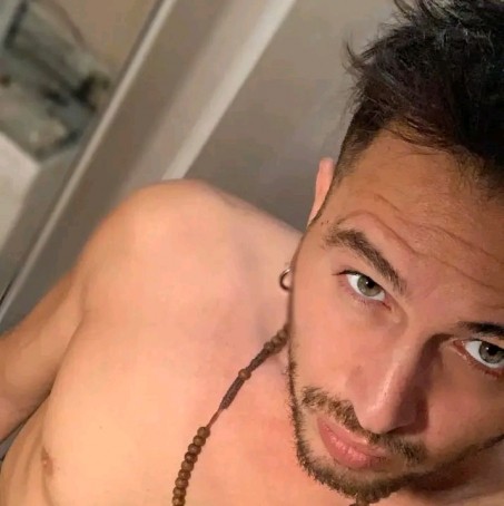 Antonio, 31