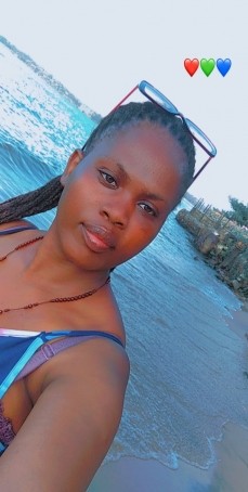 Zelinda, 30, Uganda