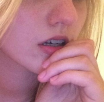 Emilia, 19, France