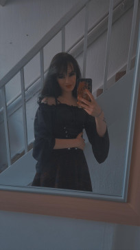 Chloe, 21, United Kingdom