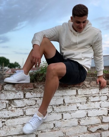 Youness, 20, Germany