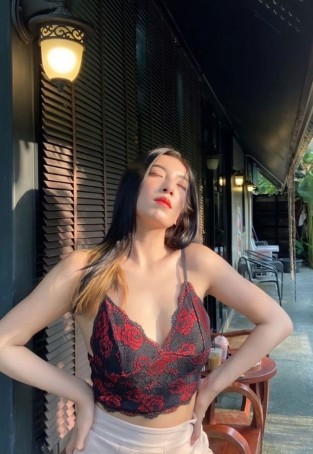Lunanna, 25, United Kingdom