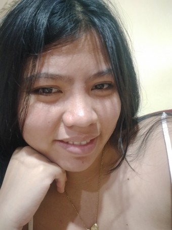 Estrera Sharmaine, 18, Philippines