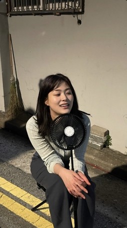 Stella , 18, Philippines