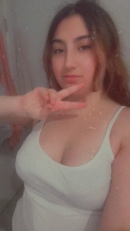 Zara, 21, United Kingdom