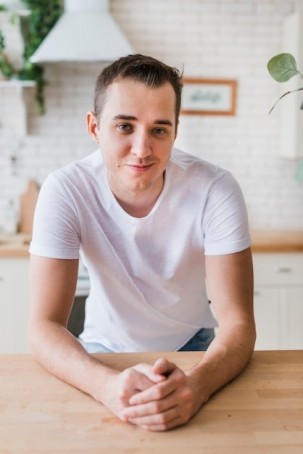 Tom, 23, United States