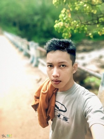 Adi, 23, Indonesia
