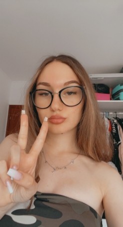 Kelly, 24, United States