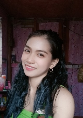Liezle Bacol, 28, Philippines