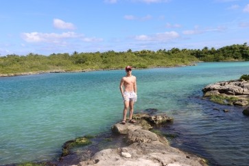 Robert, 19, Mexico
