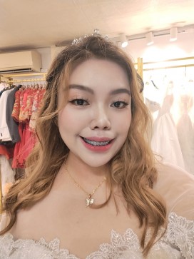 Dee, 27, Singapore