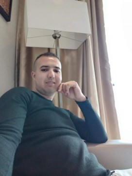 Adel, 33