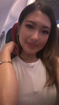 Alice, 33, United Kingdom