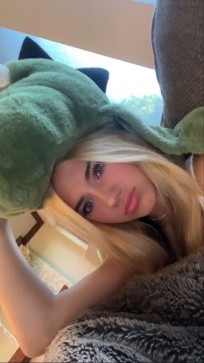 Emma, 18, United Kingdom