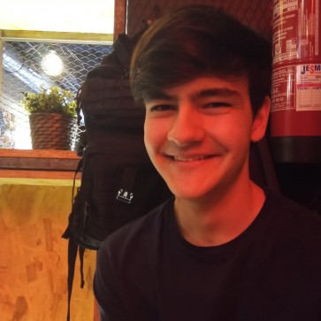 Alex, 18, Spain