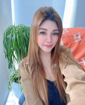Camilla, 29, Finland