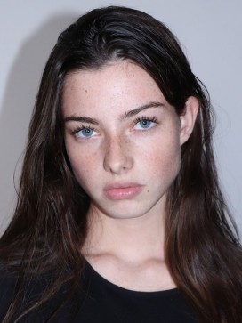 Sira, 18, Albania