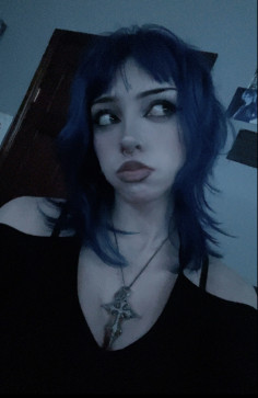 Miaa, 19, United Kingdom
