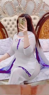 Saira, 22, Pakistan