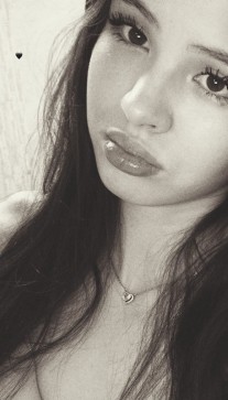 Sarah, 18, Morocco