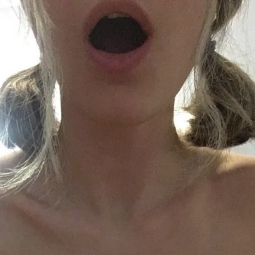 Chloe, 19, United States