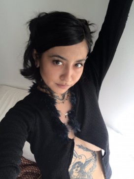 Maddy, 21, United Kingdom
