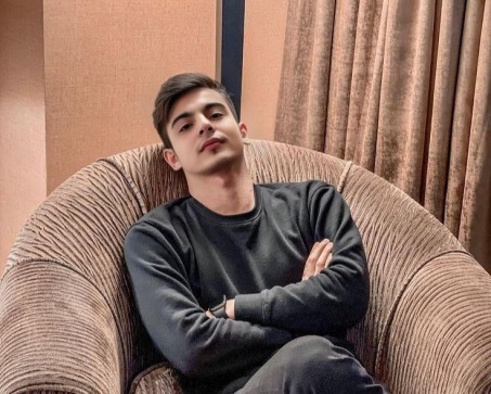 Leon, 21