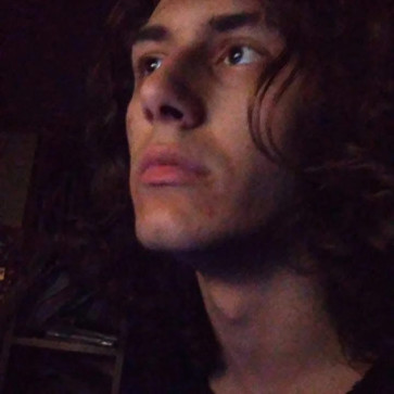 Dani, 22