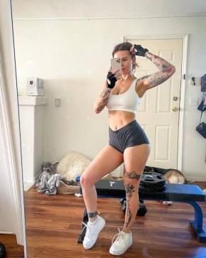 Samantha Jones, 29, United States