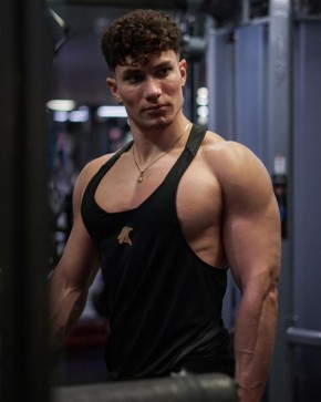 Tomas, 24, Croatia