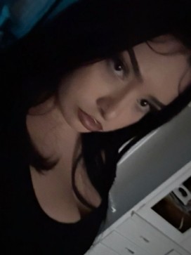 Charlotte Lennon, 21, United States