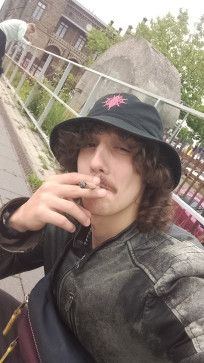 Sissy, 24, Germany