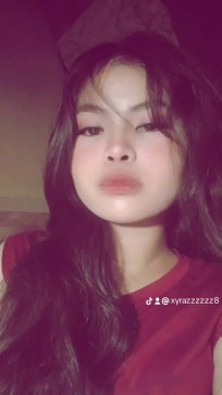 Xyra, 18, Philippines