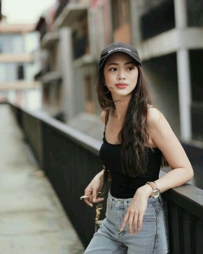 Bella, 27, Philippines