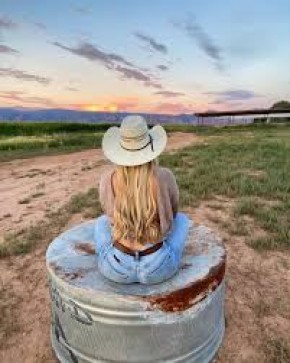 Claire Florence, 18, United States