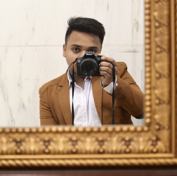 ToTheMoonAndSaturn, 21, India