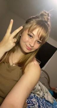 Anna, 18, Australia