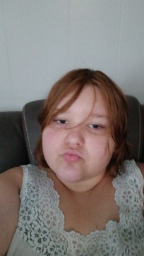Izzy, 18, United States