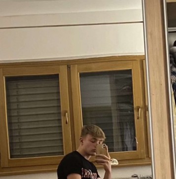 Tvoja Mama, 18, Croatia