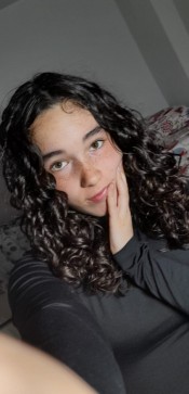 Nahia, 18, Spain