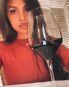 Carolina , 28, Germany