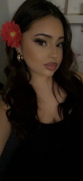 Clara, 18, France