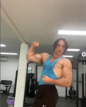 Angus, 19, Australia